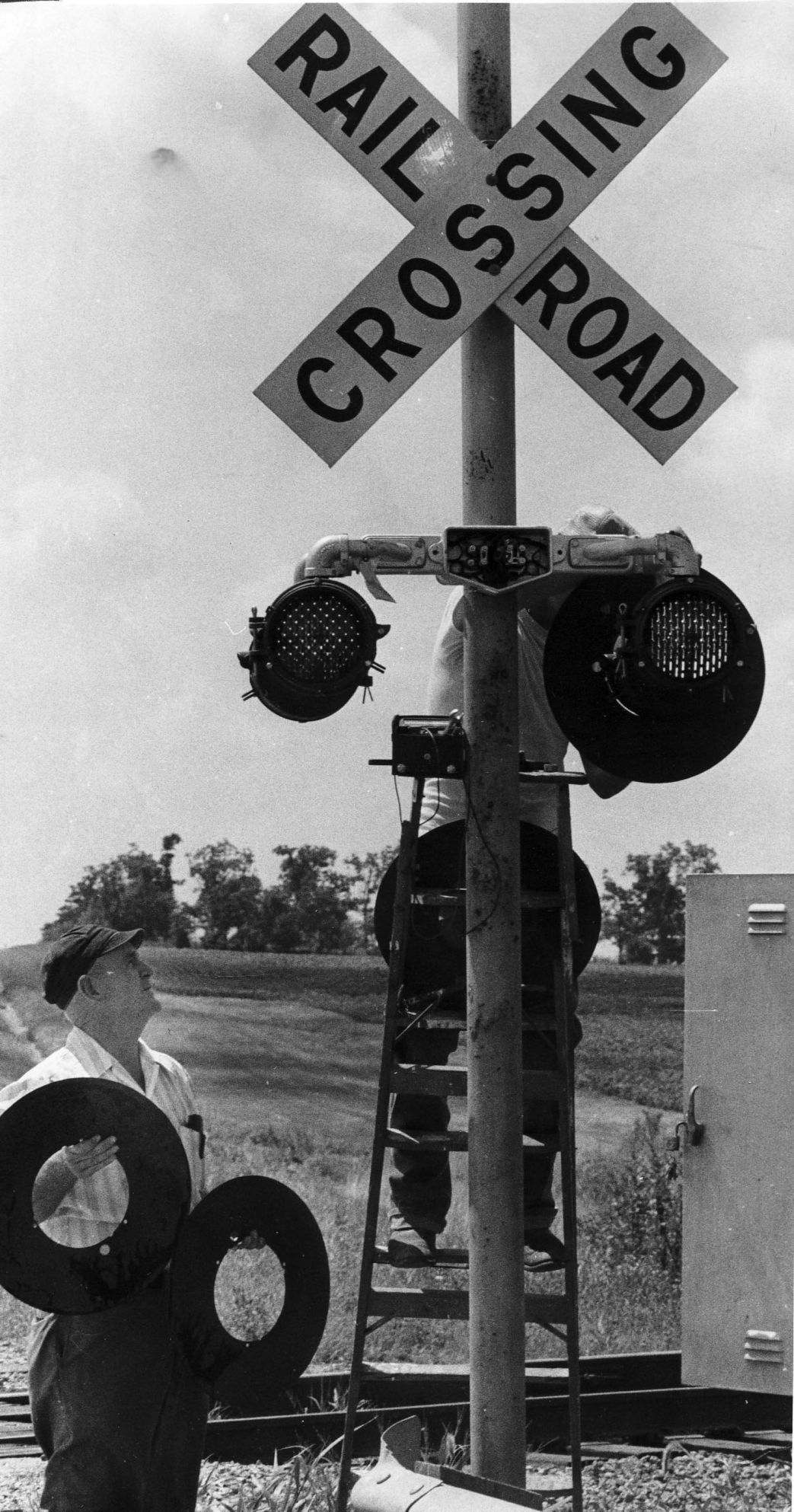 Railway signal-2 1978.jpg